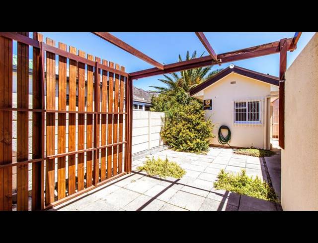 3 BEDROOM HOUSE FOR SALE IN WINSLOW